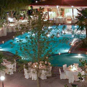 Four Seasons 3*, Trílofon Grèce